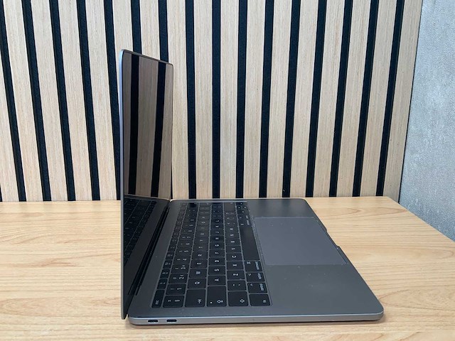 Apple - macbook pro - i5 / 8gb / 128gb / 13,3'' laptop - afbeelding 2 van  7