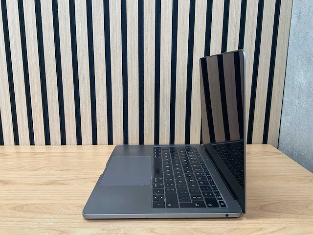 Apple - macbook pro - i5 / 8gb / 128gb / 13,3'' laptop - afbeelding 3 van  7