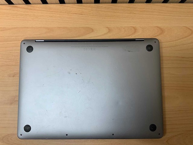 Apple - macbook pro - i5 / 8gb / 128gb / 13,3'' laptop - afbeelding 6 van  7