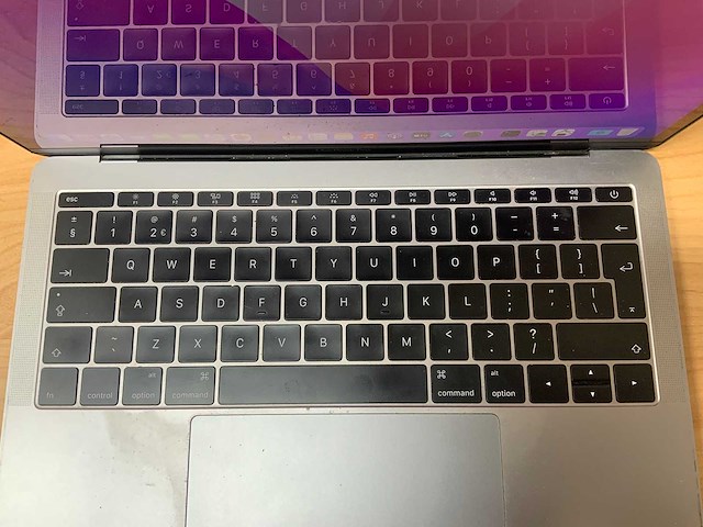 Apple - macbook pro - i5 / 8gb / 256gb / 13,3'' laptop - afbeelding 3 van  5