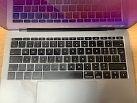 Apple - macbook pro - i5 / 8gb / 256gb / 13,3'' laptop - afbeelding 3 van  5