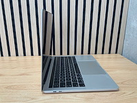 Apple - macbook pro - i5 / 8gb / 512gb / 13,3'' laptop - afbeelding 2 van  7
