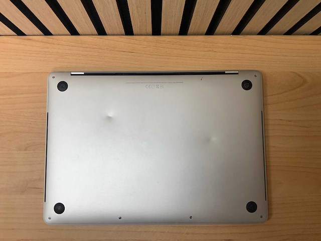 Apple - macbook pro - i5 / 8gb / 512gb / 13,3'' laptop - afbeelding 6 van  7