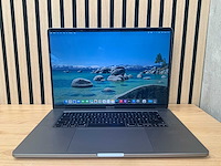 Apple - macbook pro - i7 / 16gb / 1000gb / 16'' laptop