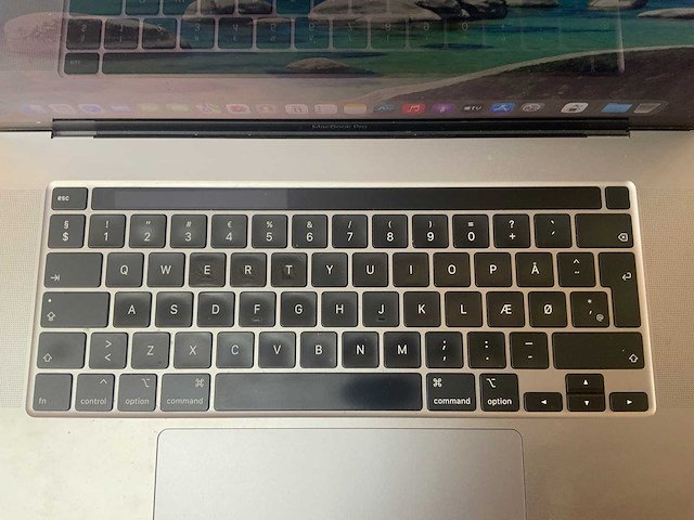 Apple - macbook pro - i7 / 16gb / 1000gb / 16'' laptop - afbeelding 4 van  5