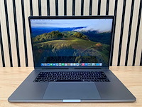 Apple - macbook pro - i7 / 16gb / 256gb / 15,4'' laptop