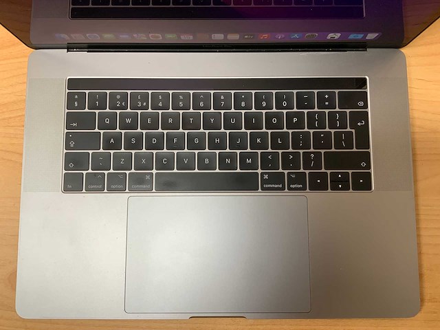 Apple - macbook pro - i7 / 16gb / 500gb / 15,4'' laptop - afbeelding 5 van  7