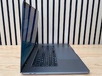 Apple - macbook pro - i7 / 16gb / 500gb / 16'' laptop - afbeelding 3 van  7