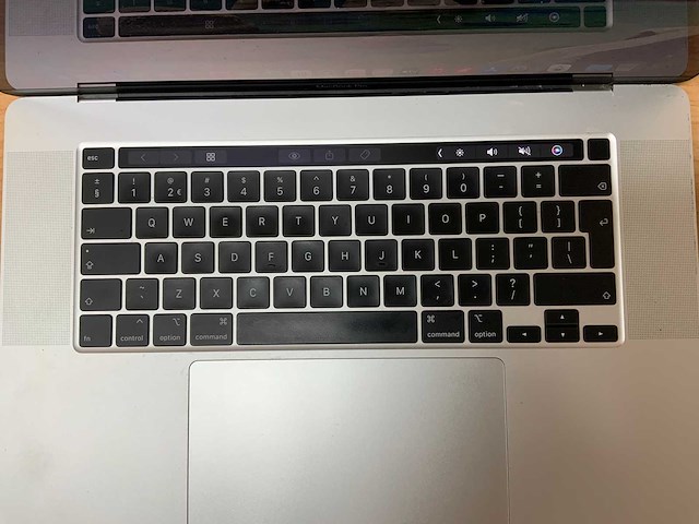 Apple - macbook pro - i7 / 16gb / 500gb / 16'' laptop - afbeelding 4 van  7