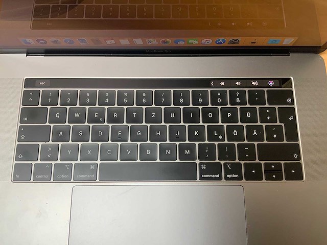 Apple - macbook pro - i7 / 16gb / 512gb / 15,4'' laptop - afbeelding 5 van  7