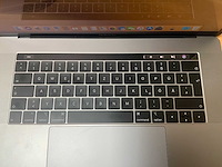 Apple - macbook pro - i7 / 16gb / 512gb / 15,4'' laptop - afbeelding 5 van  7