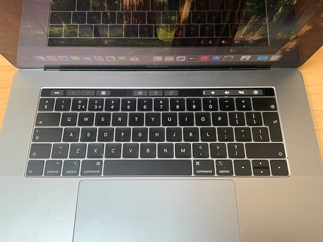 Apple - macbook pro - i7 / 16gb / 512gb / 15,4'' laptop - afbeelding 5 van  7