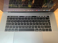 Apple - macbook pro - i7 / 16gb / 512gb / 15,4'' laptop - afbeelding 5 van  7