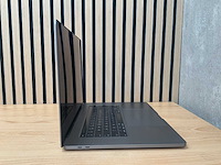 Apple - macbook pro - i7 / 16gb / 512gb / 16'' laptop - afbeelding 2 van  7