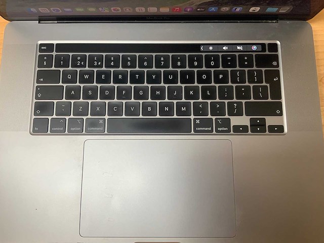 Apple - macbook pro - i7 / 16gb / 512gb / 16'' laptop - afbeelding 4 van  7