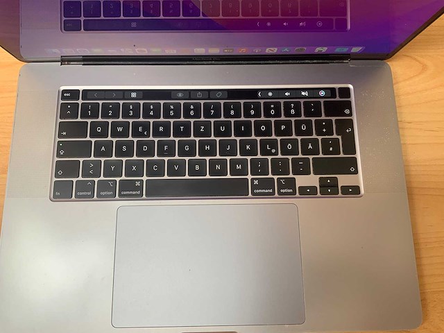 Apple - macbook pro - i7 / 16gb / 512gb / 16'' laptop - afbeelding 4 van  7