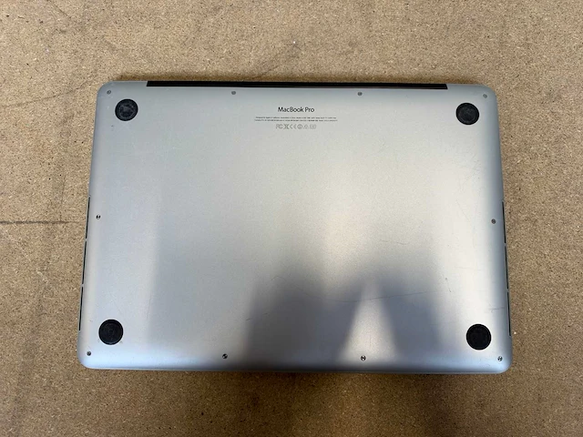 Apple - macbook pro - laptop - afbeelding 2 van  6