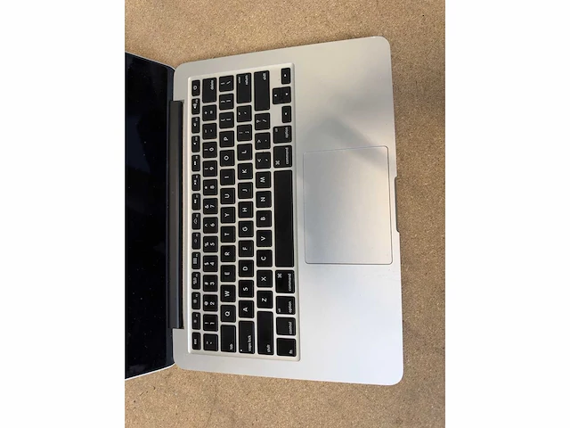 Apple - macbook pro - laptop - afbeelding 4 van  6