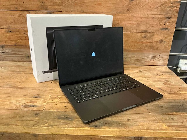 Apple - macbook pro 14'' (m3 pro, 2023) - laptop - afbeelding 1 van  11