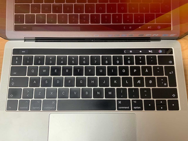 Apple - macbook pro a1706 i5 - laptop - afbeelding 1 van  2