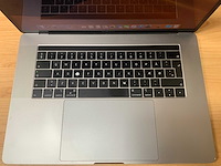 Apple - macbook pro a1990 i9 - laptop - afbeelding 2 van  6