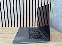 Apple - macbook pro a1990 i9 - laptop - afbeelding 3 van  7
