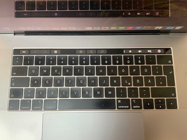 Apple - macbook pro a1990 i9 - laptop - afbeelding 5 van  7