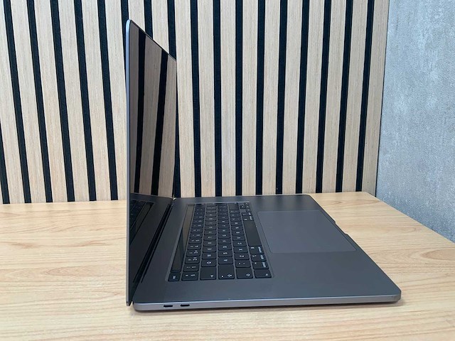 Apple - macbook pro a2141 i7 - laptop - afbeelding 2 van  7