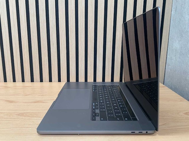 Apple - macbook pro a2141 i7 - laptop - afbeelding 3 van  7