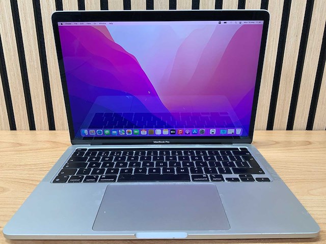 Apple - macbook pro a2338 m1 - laptop - afbeelding 1 van  8