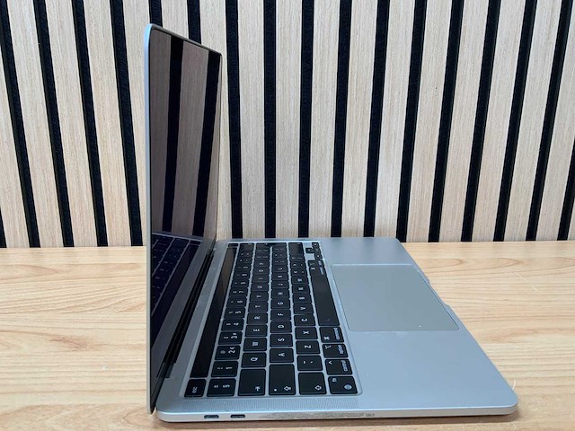 Apple - macbook pro a2338 m1 - laptop - afbeelding 2 van  8
