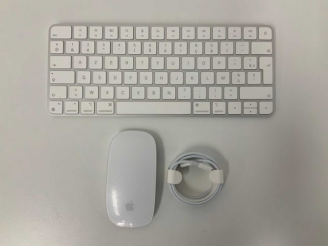 Apple - magic azerty keyboard & magic mouse - afbeelding 1 van  2