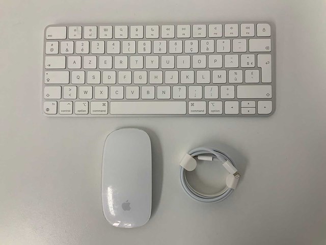 Apple - magic azerty keyboard & magic mouse - afbeelding 1 van  2