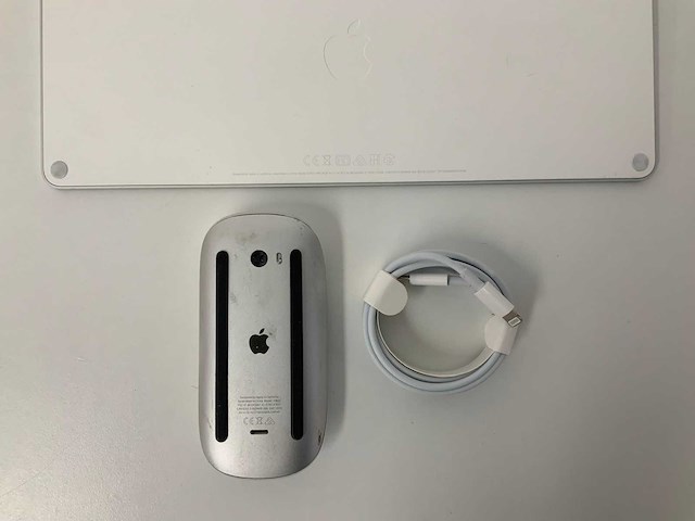 Apple - magic azerty keyboard & magic mouse - afbeelding 2 van  2