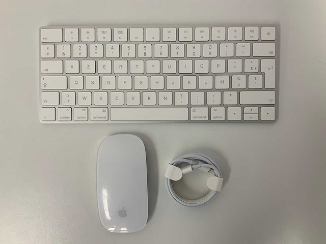 Apple - magic azerty keyboard & magic mouse - afbeelding 1 van  2