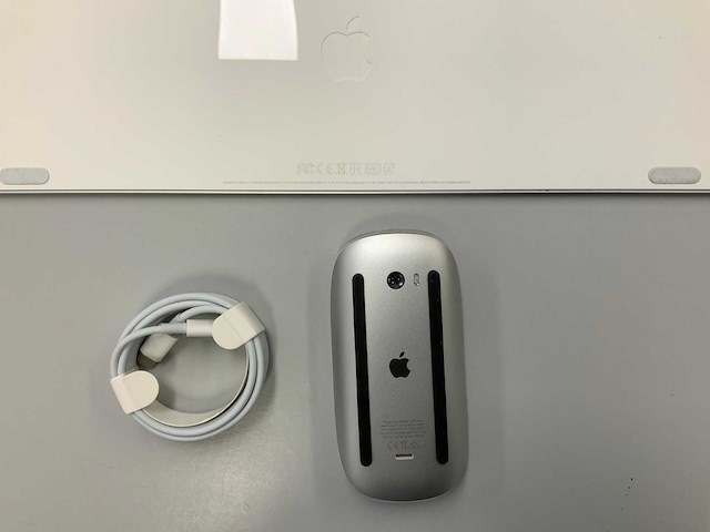 Apple - magic azerty(frans) keyboard with numeric keypad & magic mouse - afbeelding 2 van  2