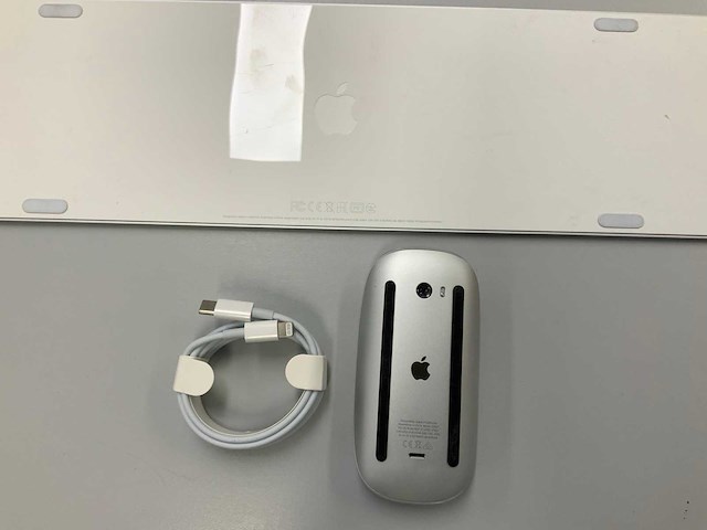 Apple - magic azerty(frans) keyboard with numeric keypad & magic mouse - afbeelding 2 van  2