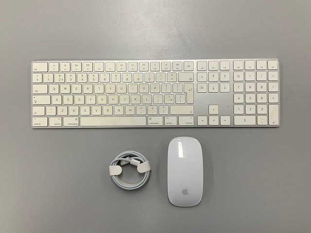 Apple - magic qwerty keyboard with numeric keypad & magic mouse - afbeelding 1 van  2