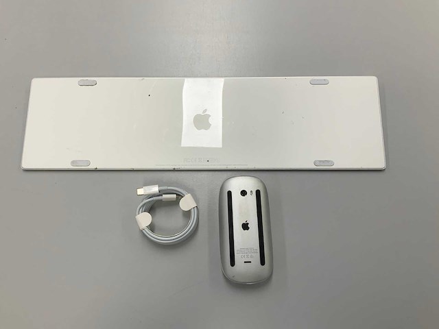 Apple - magic qwerty(nl) keyboard with numeric keypad & magic mouse - afbeelding 2 van  2