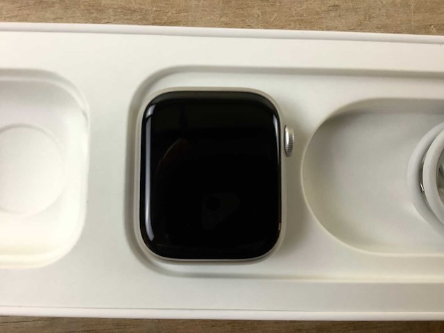 Apple - series 7- smartwatch gps starlight aluminium - afbeelding 5 van  7