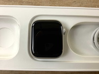 Apple - series 7- smartwatch gps starlight aluminium - afbeelding 5 van  7