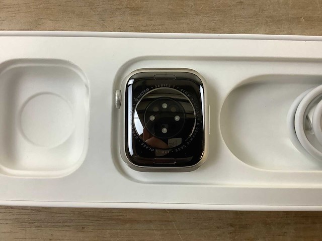 Apple - series 7- smartwatch gps starlight aluminium - afbeelding 6 van  7