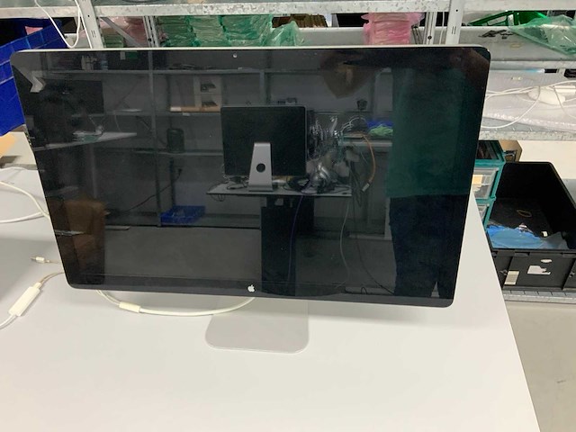 Apple 27-inch cinema led display - monitor - afbeelding 1 van  2
