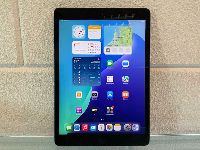 Apple 8th gen 32 gb wi-fi space gray - afbeelding 1 van  2