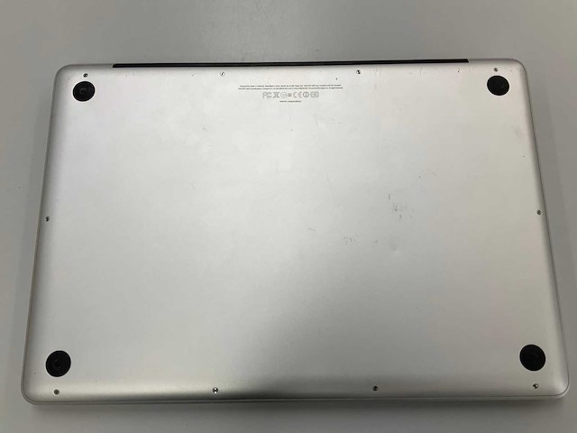 Apple a1286 15-inch macbook pro md103n/a laptop - afbeelding 2 van  2