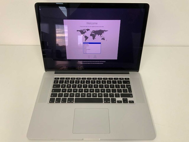 Apple a1398 15-inch macbook me665n/a laptop - afbeelding 1 van  3