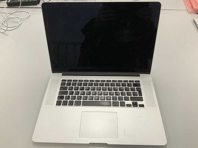 Apple a1398 15-inch macbook pro laptop - afbeelding 1 van  3