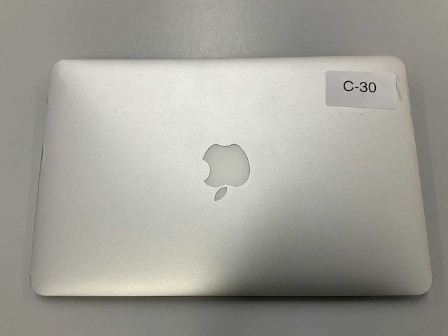 Apple a1465 11-inch macbook air md233ll/a laptop - afbeelding 2 van  3