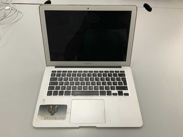 Apple a1466 13-inch macbook air md760ll/a laptop - afbeelding 1 van  3
