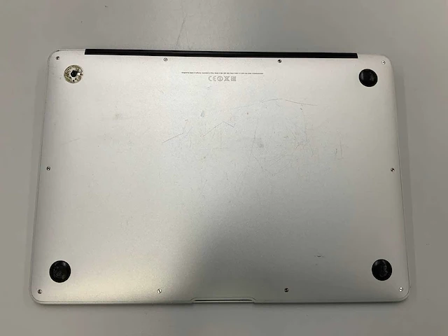 Apple a1466 13-inch macbook air md760ll/a laptop - afbeelding 3 van  3